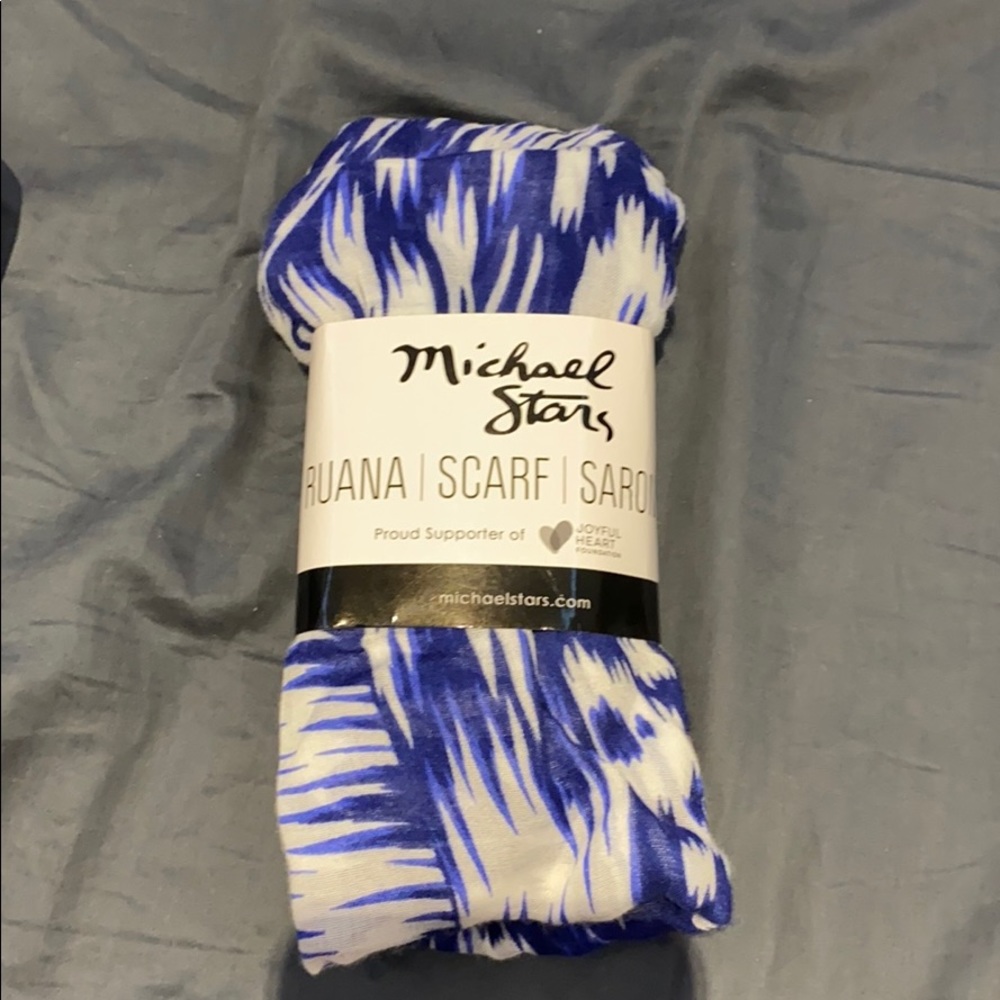 Michael stars Ruana / scarf / sarong